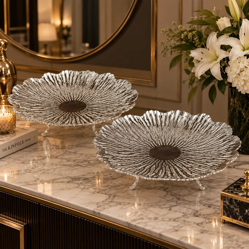 New Classic Round Tray With Stand Set of 2 Silver